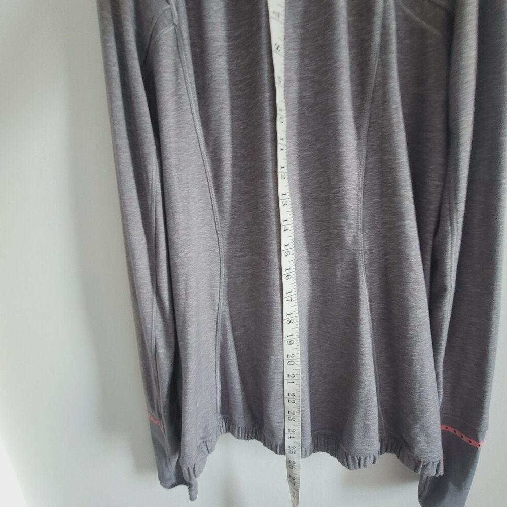 Lululemon Pace Pusher 1/2 Zip Long Sleeve Top Sz 4 Gray/Pink Trim Reflective - Picture 6 of 15